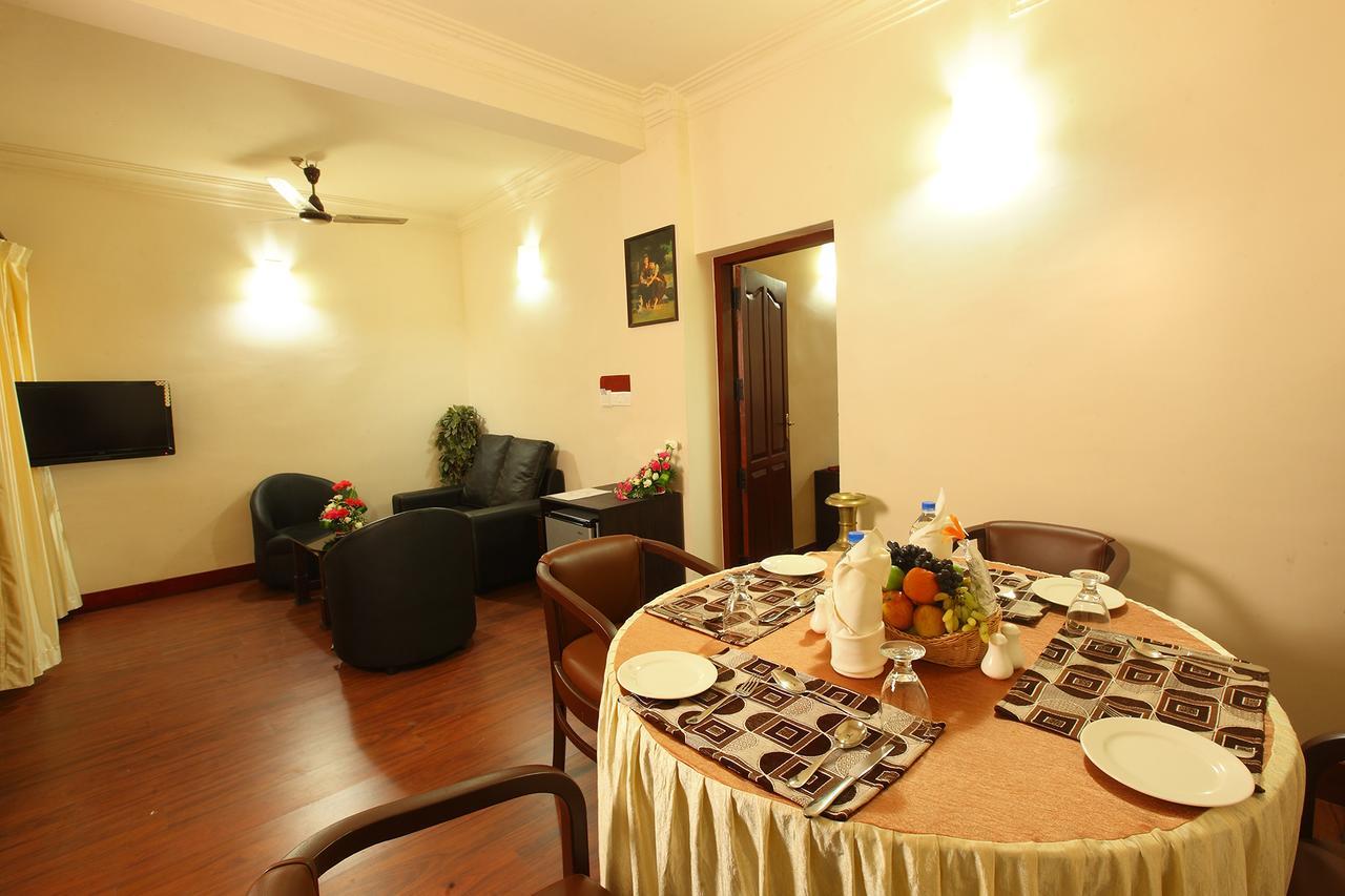 Thrissur Trichur Towers מראה חיצוני תמונה